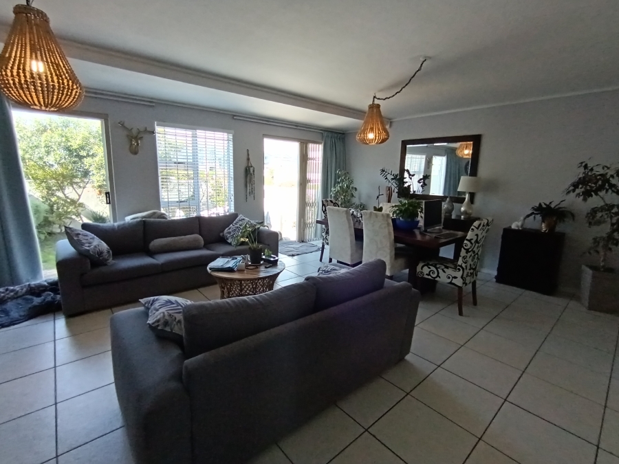 To Let 2 Bedroom Property for Rent in Big Bay Western Cape